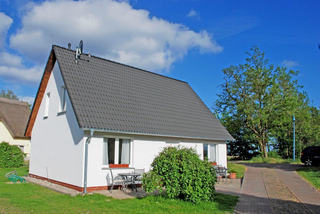 Ferienwohnungen Im Haus Am Deich Middelhagen Eksteriør billede